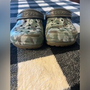 Boys Camo fleece Crocs. Size 10